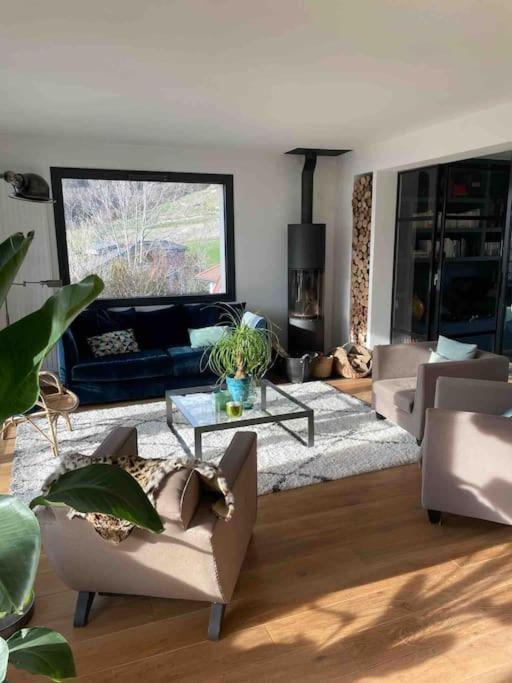 Maison De Vacances 220M2 Vue Lac Et Chateau マントン・サン・ベルナール エクステリア 写真