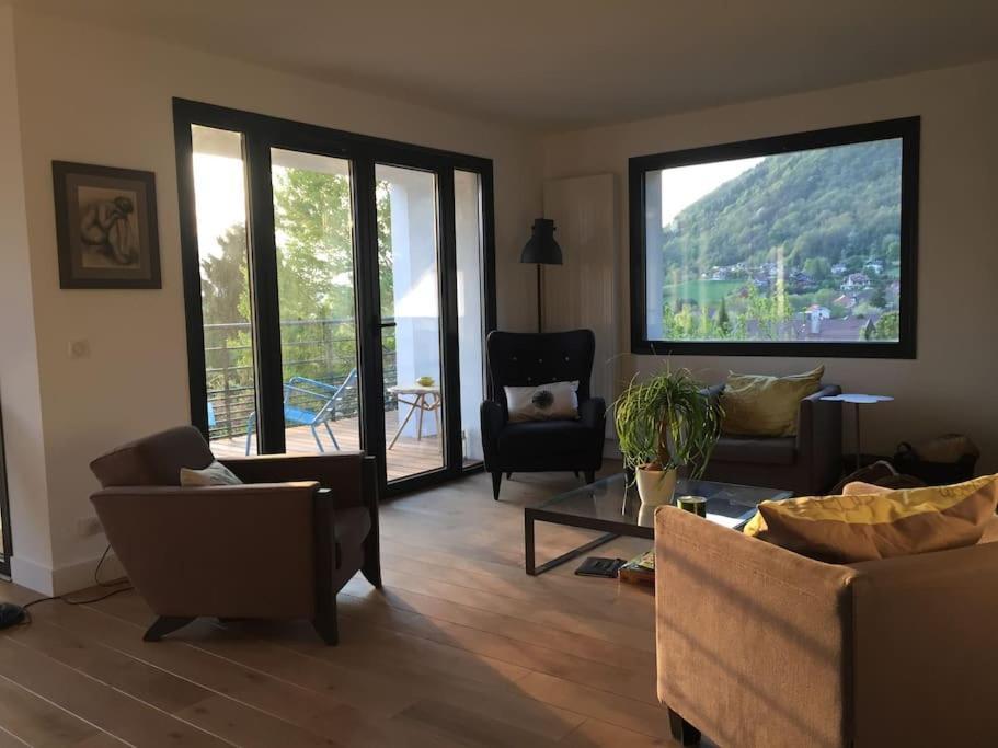 Maison De Vacances 220M2 Vue Lac Et Chateau マントン・サン・ベルナール エクステリア 写真