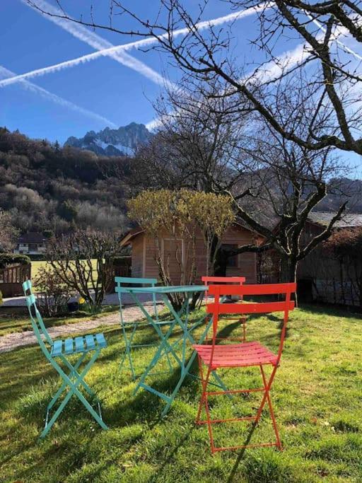 Maison De Vacances 220M2 Vue Lac Et Chateau マントン・サン・ベルナール エクステリア 写真