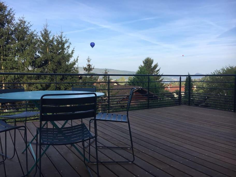 Maison De Vacances 220M2 Vue Lac Et Chateau マントン・サン・ベルナール エクステリア 写真